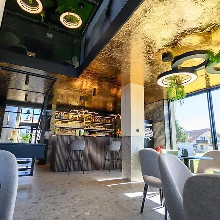 Adore Готель Любляна