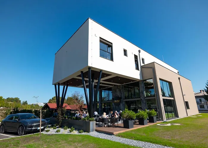 Adore Любляна